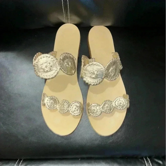 Hardly used, Great condition, gold sandals - Picture 1 of 2